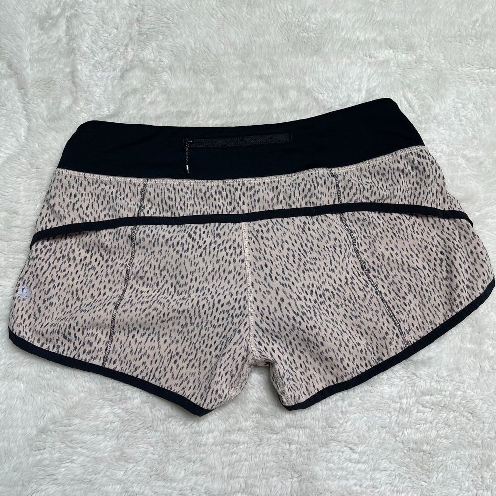 Lululemon Women's Dottie Dash Grain Black Tracker Shorts III Size 6